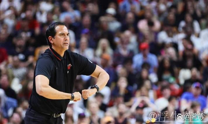 巴特勒半场17分钟贡献8分3篮板2助攻，投篮7中4